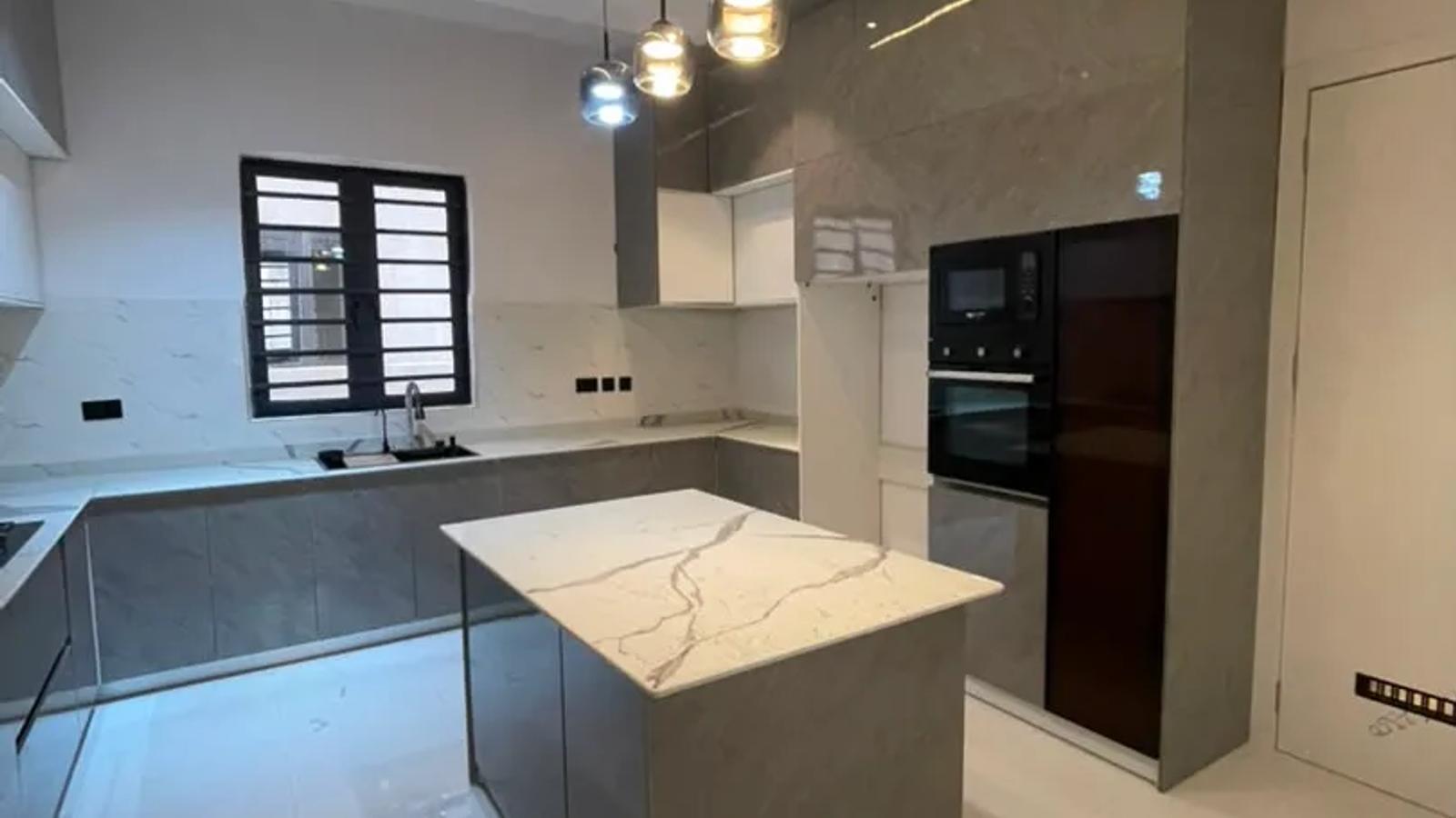 5 Bedroom Fully Detached Duplex