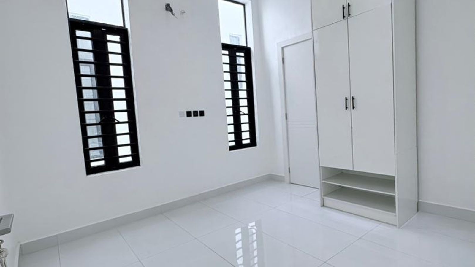 5 Bedroom Fully Detached Duplex