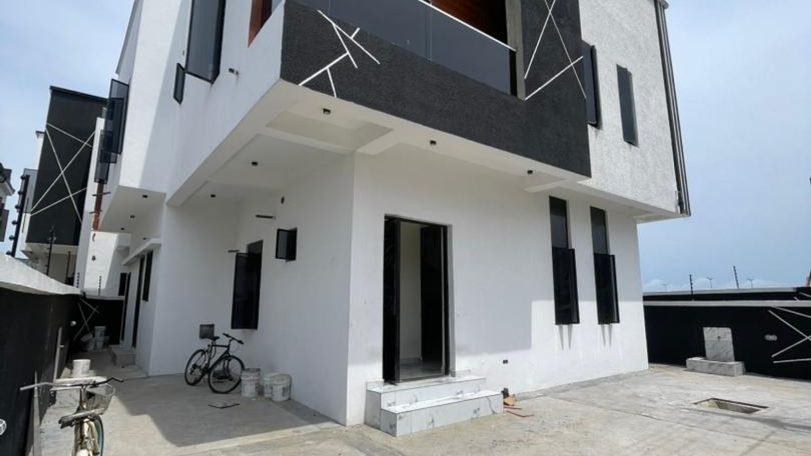 5 Bedroom Fully Detached Duplex