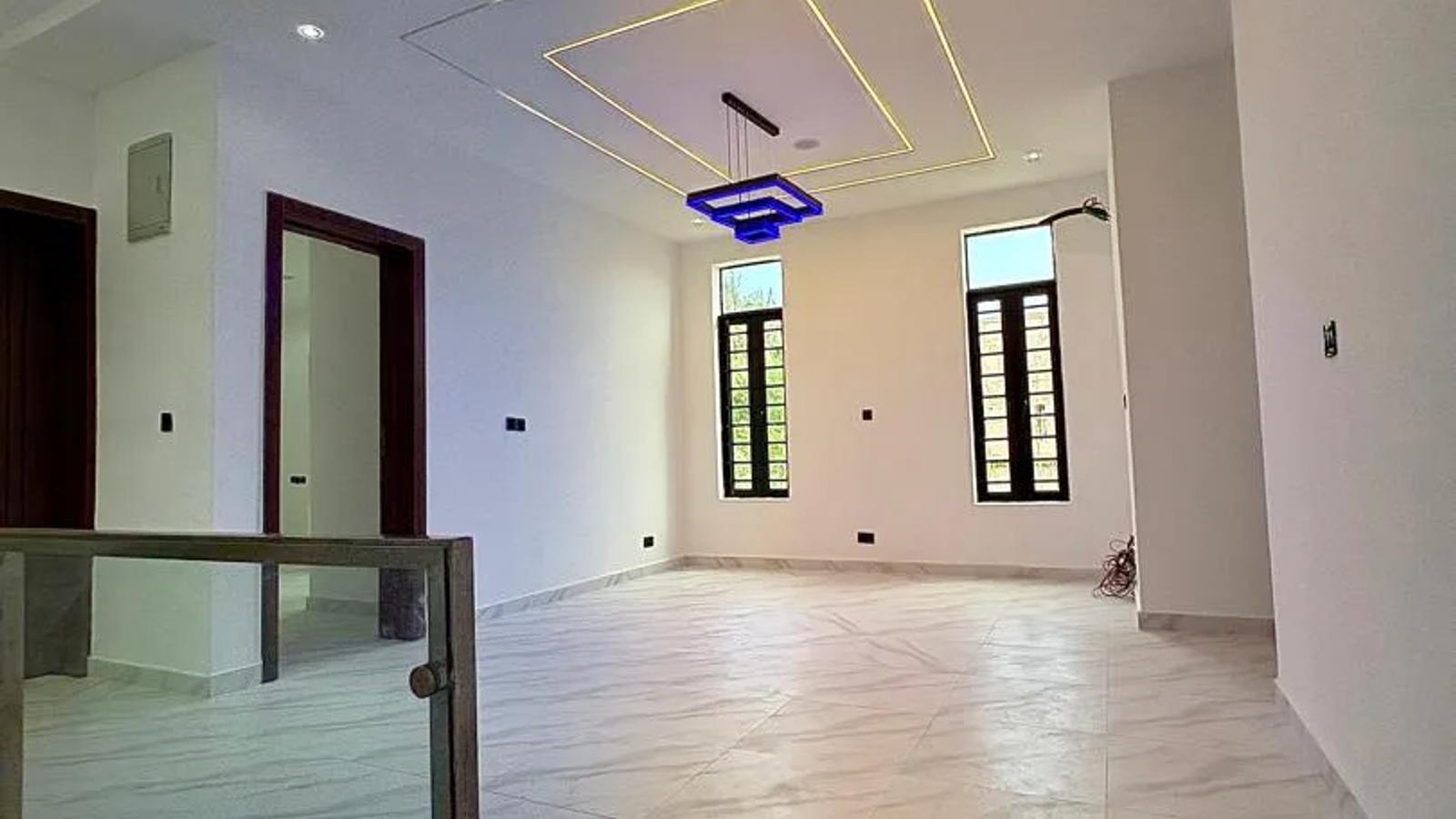 5 Bedroom Fully Detached Duplex