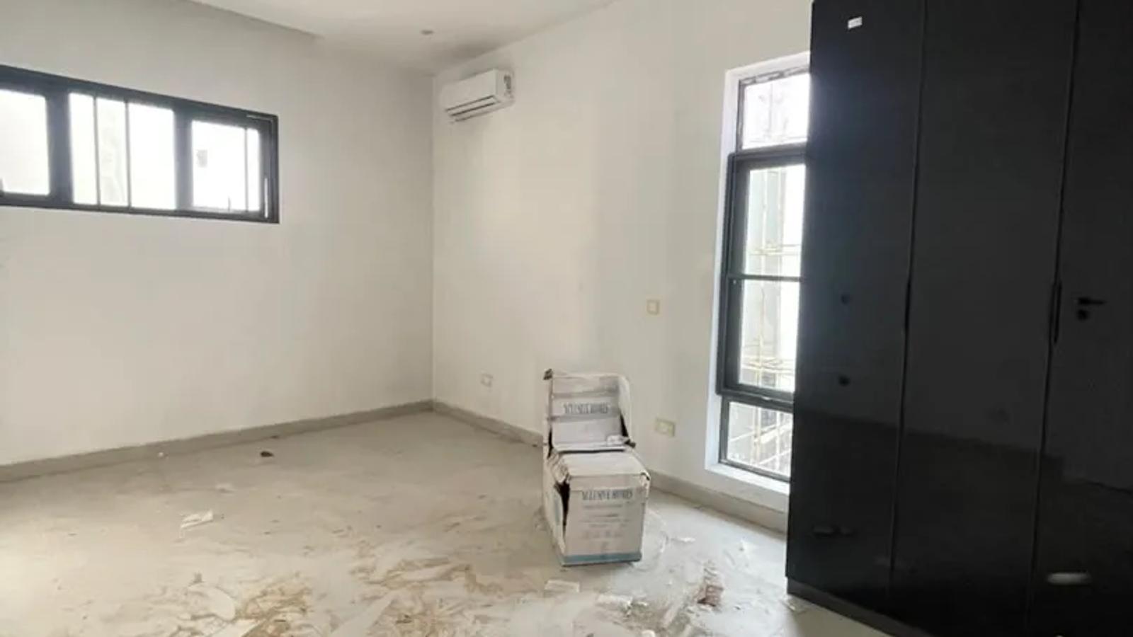5 Bedroom Fully Detached Duplex