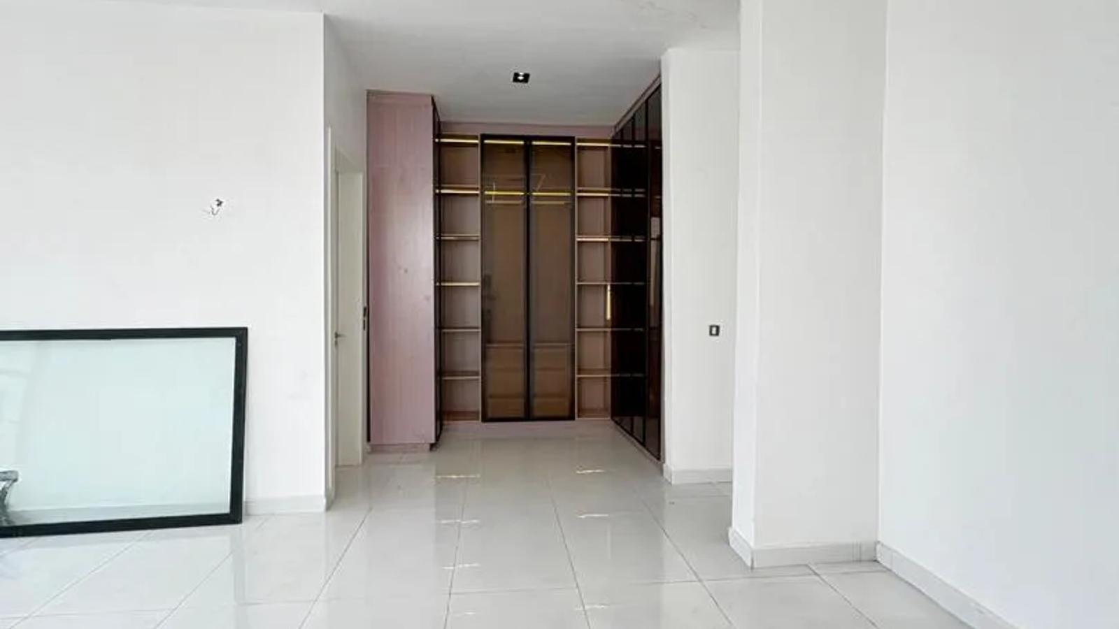 5 Bedroom Fully Detached Duplex