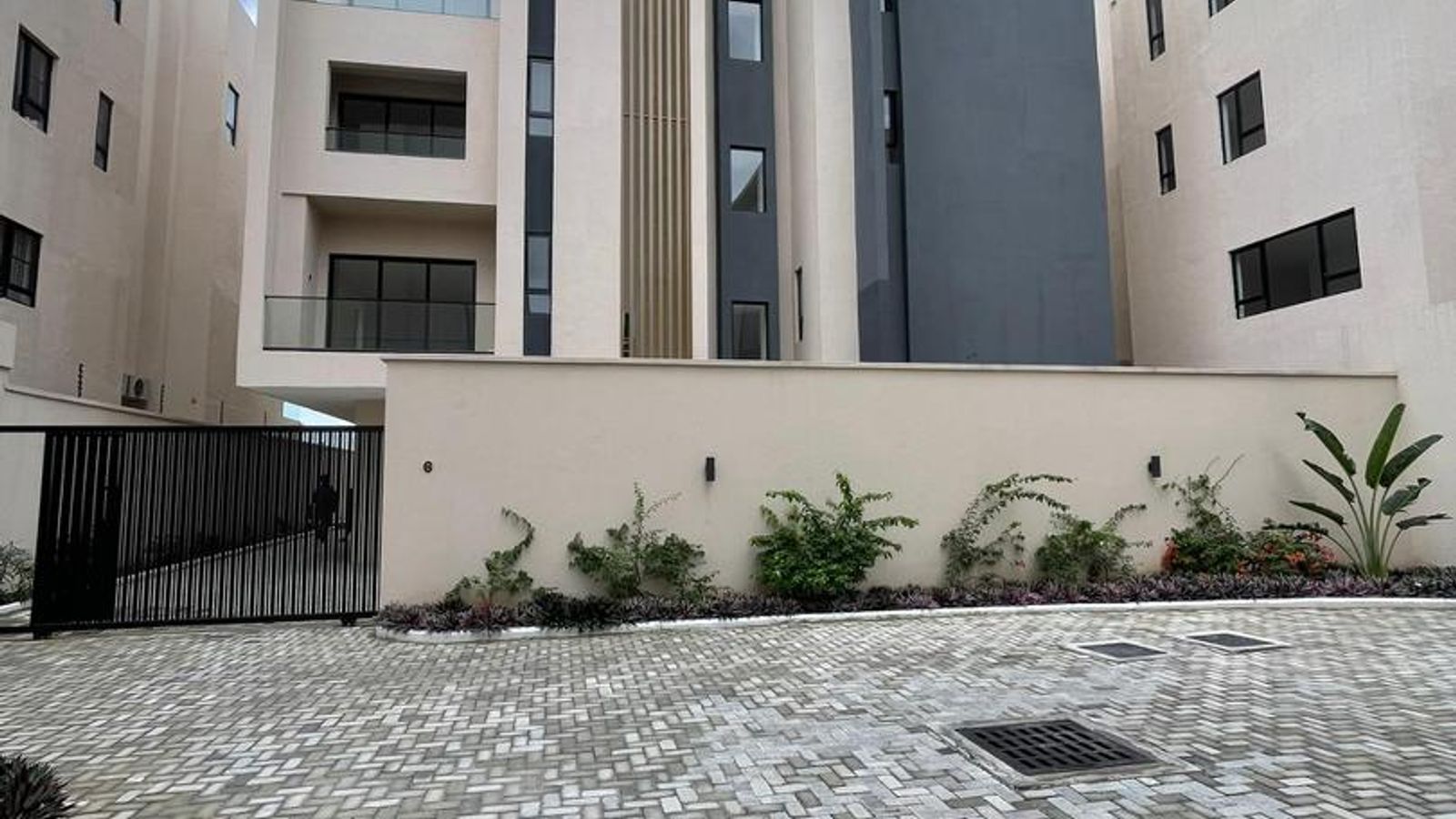 5 Bedroom Fully Detached