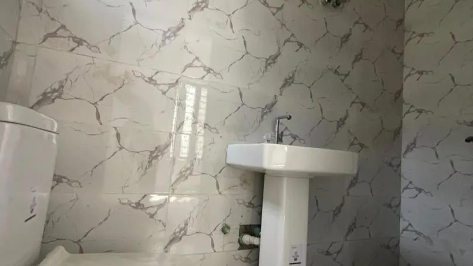 5 Bedroom Fully Detached Duplex