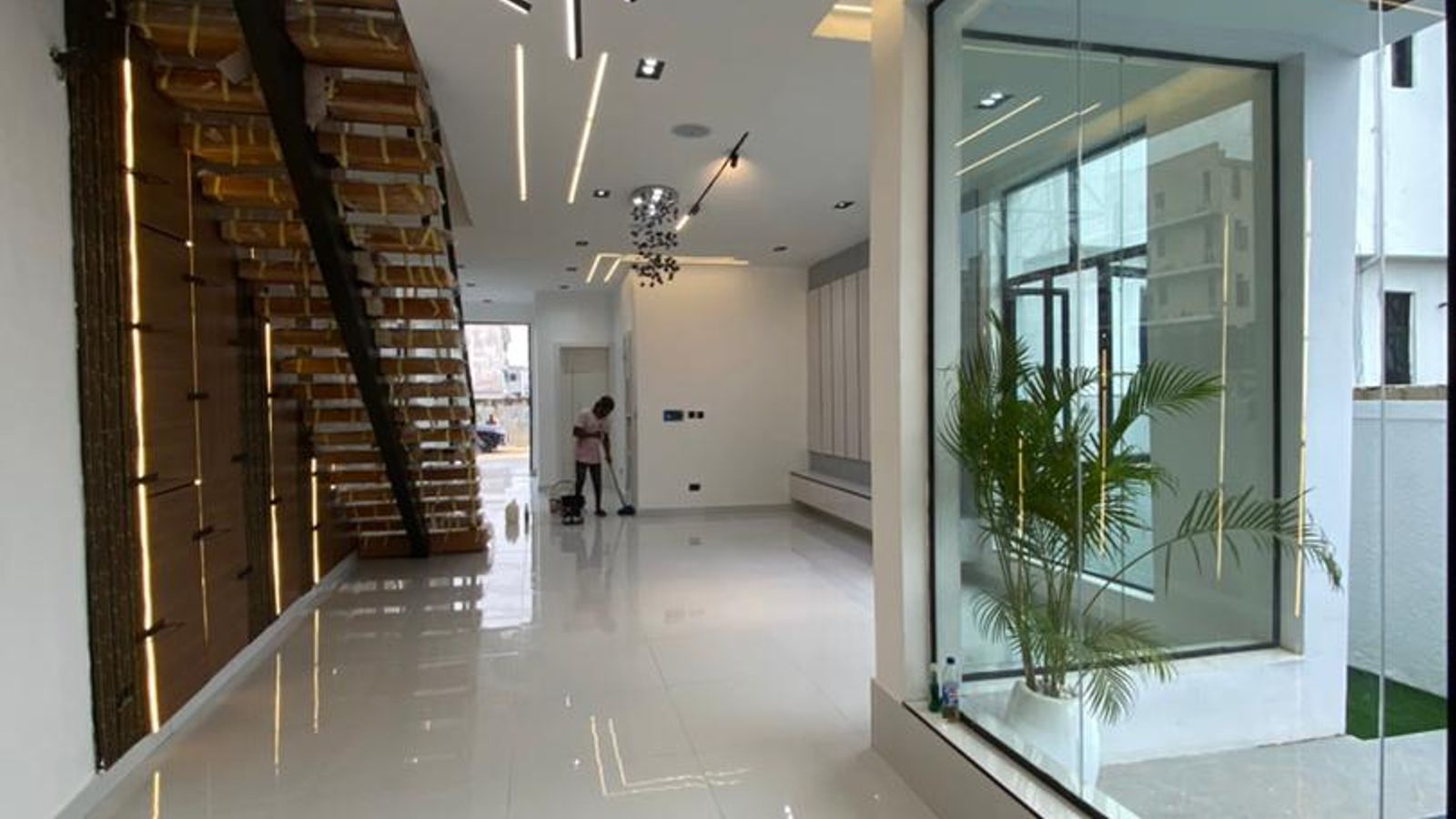 5 Bedroom Fully Detached Duplex