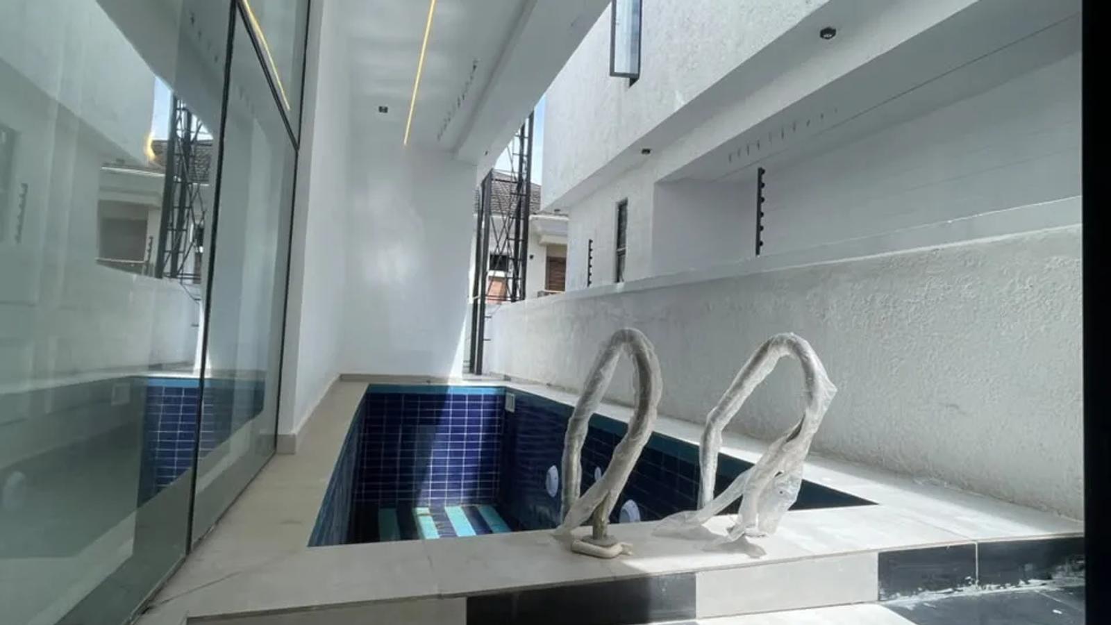 5 Bedroom Fully Detached Duplex