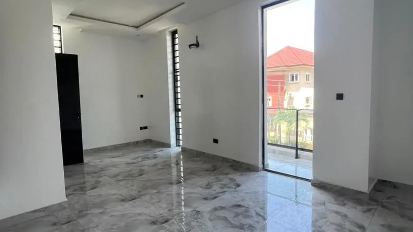 5 Bedroom Fully Detached Duplex