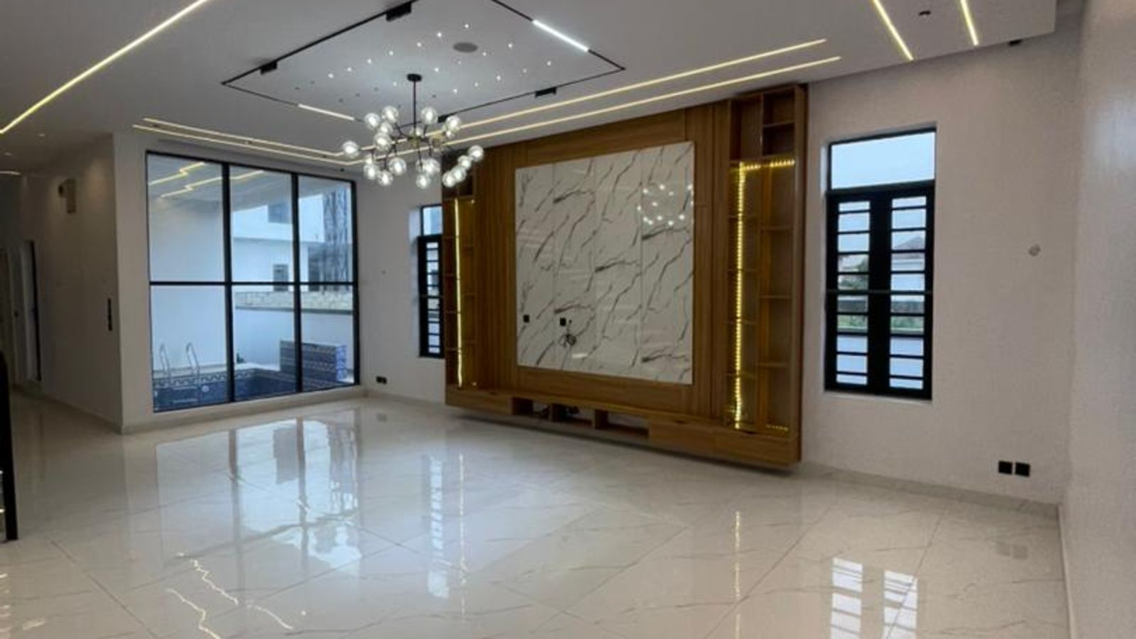 5 Bedroom Fully Detached Duplex