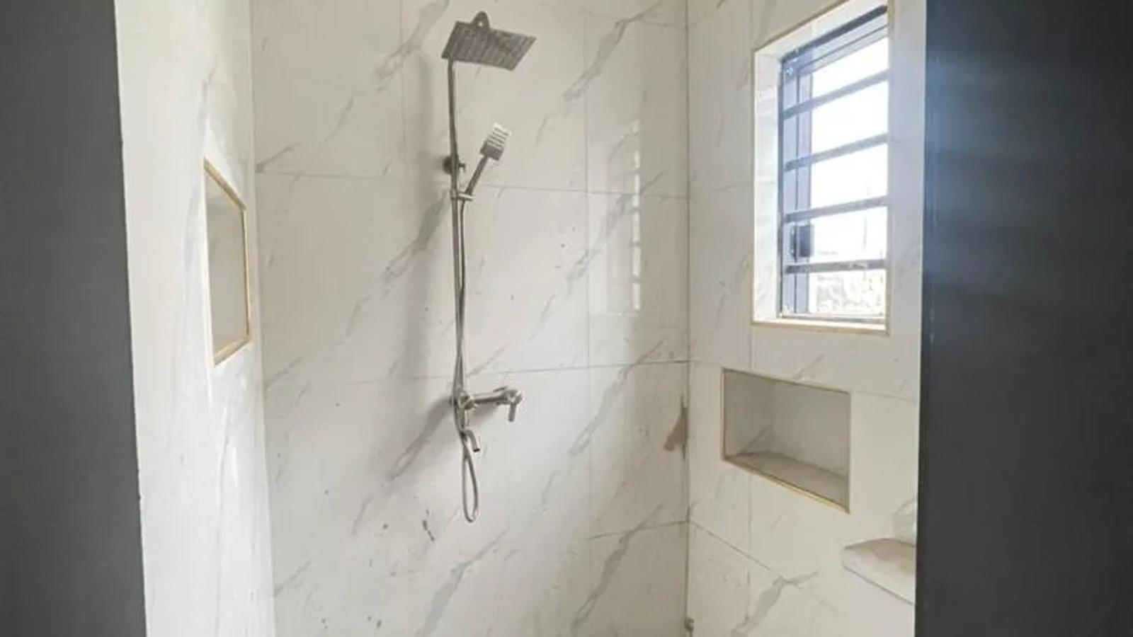 5 Bedroom Fully Detached Duplex
