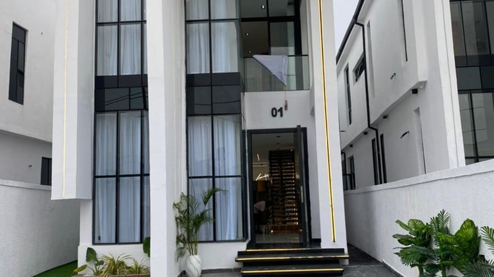 5 Bedroom Fully Detached Duplex