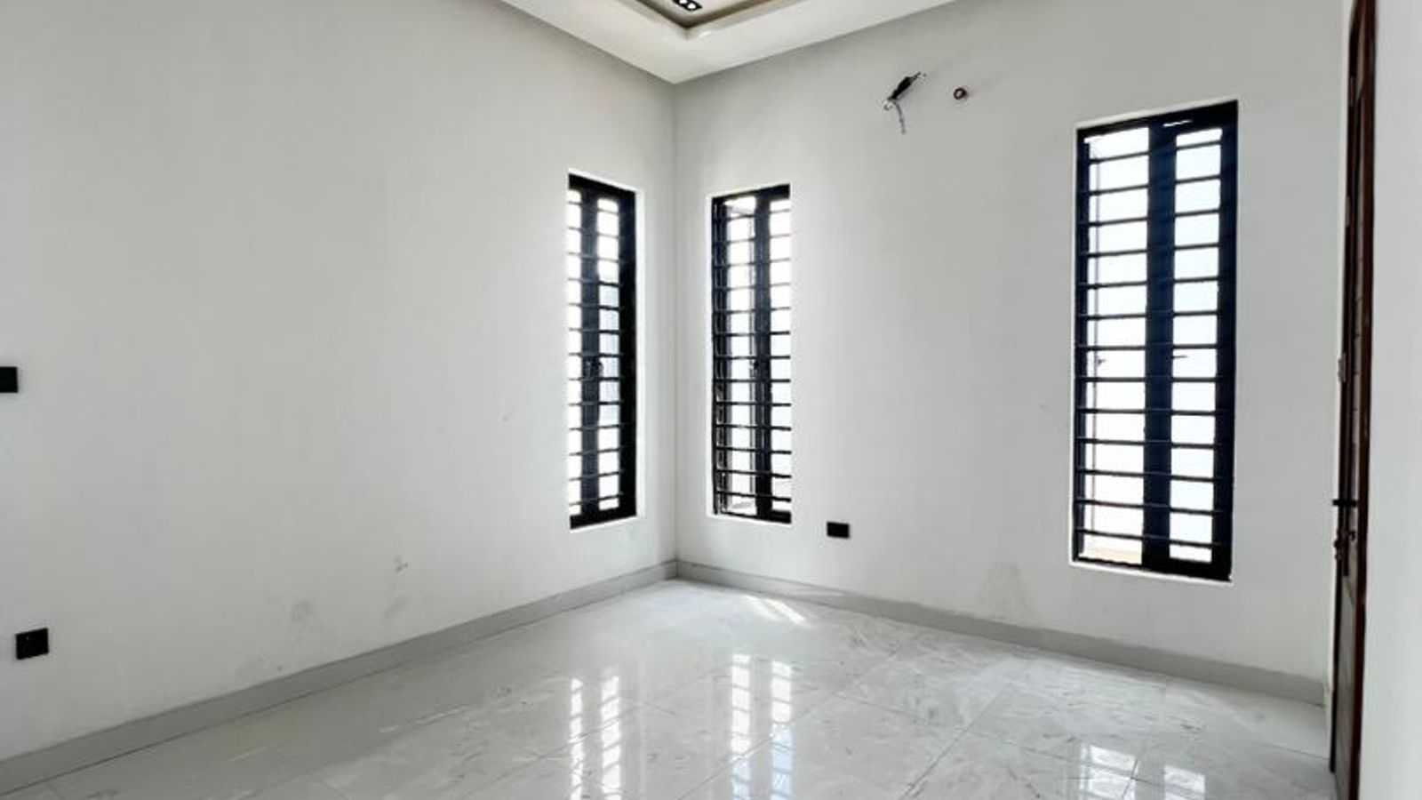 5 Bedroom Fully Detached Duplex