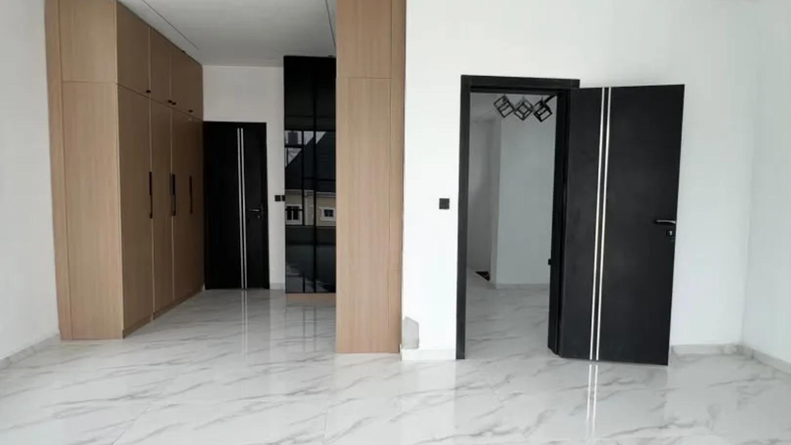 4 Bedroom Fully Detached Duplex