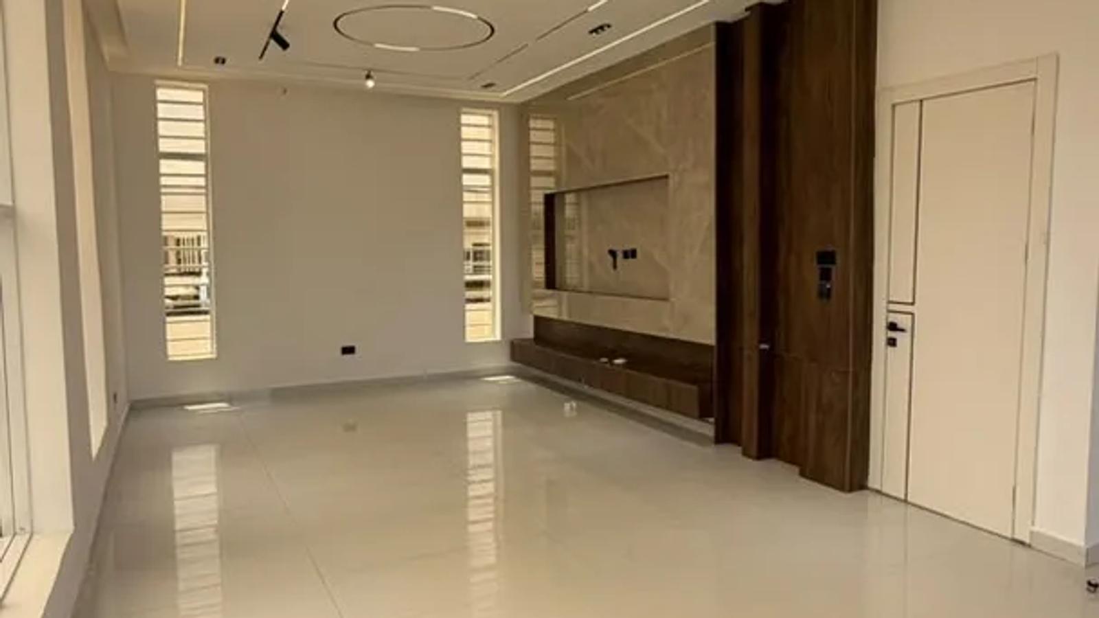 5 Bedroom Fully Detached Duplex