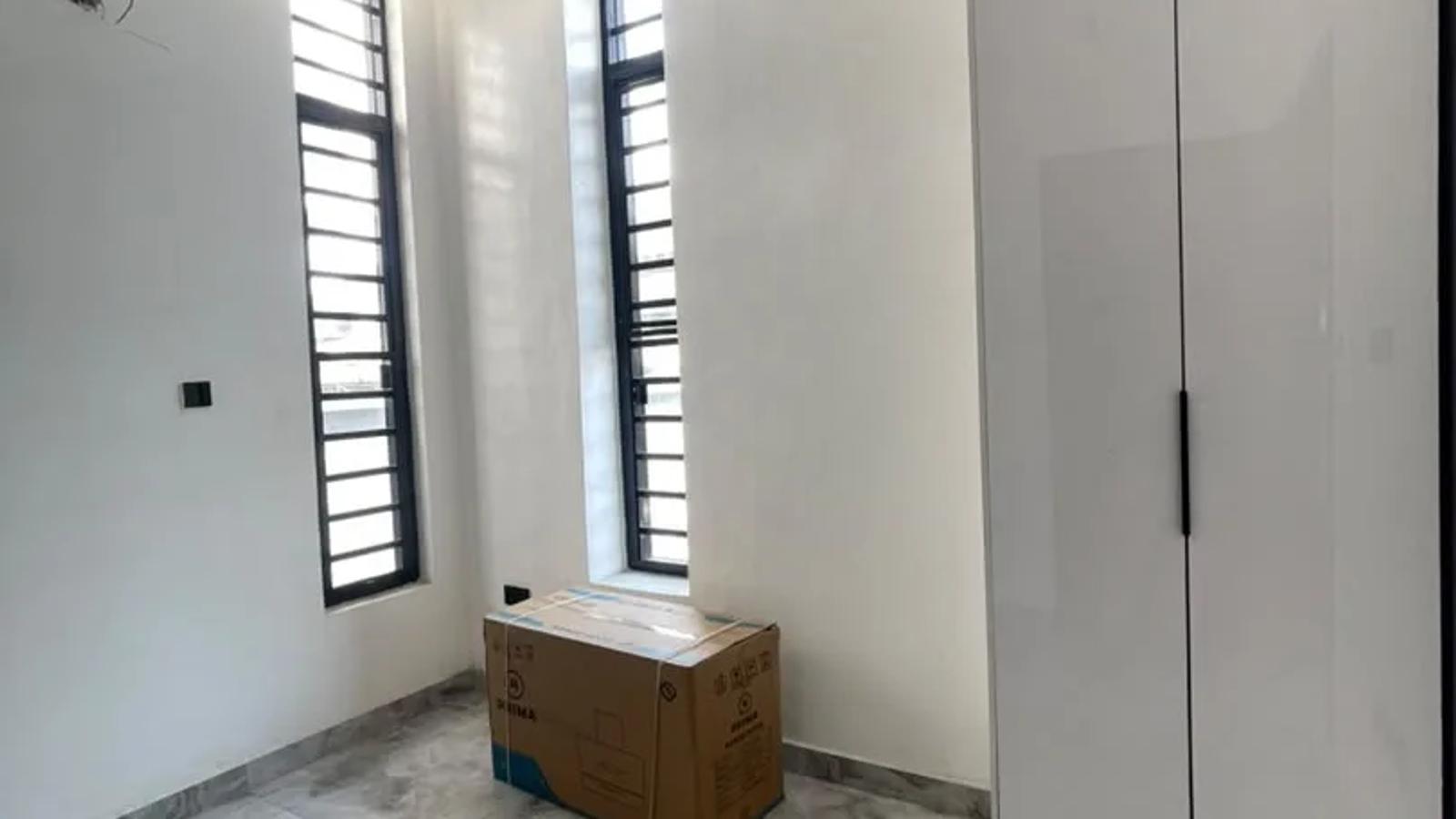 5 Bedroom Fully Detached Duplex