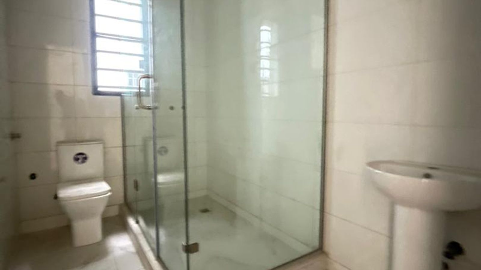 5 Bedroom Semi Detached Duplex