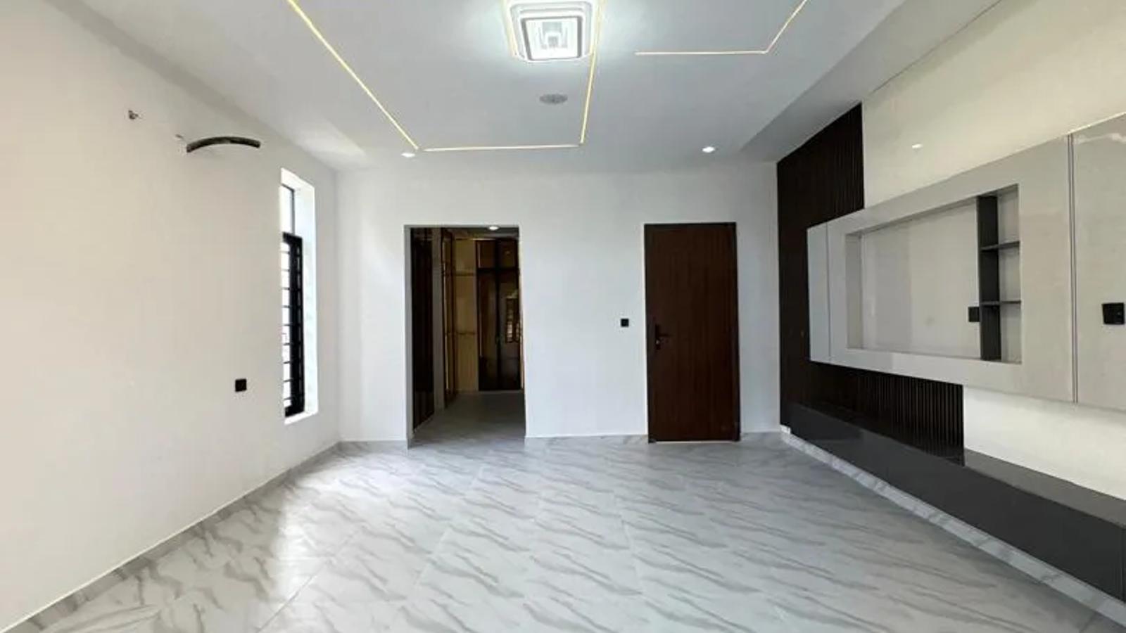 5 Bedroom Fully Detached Duplex