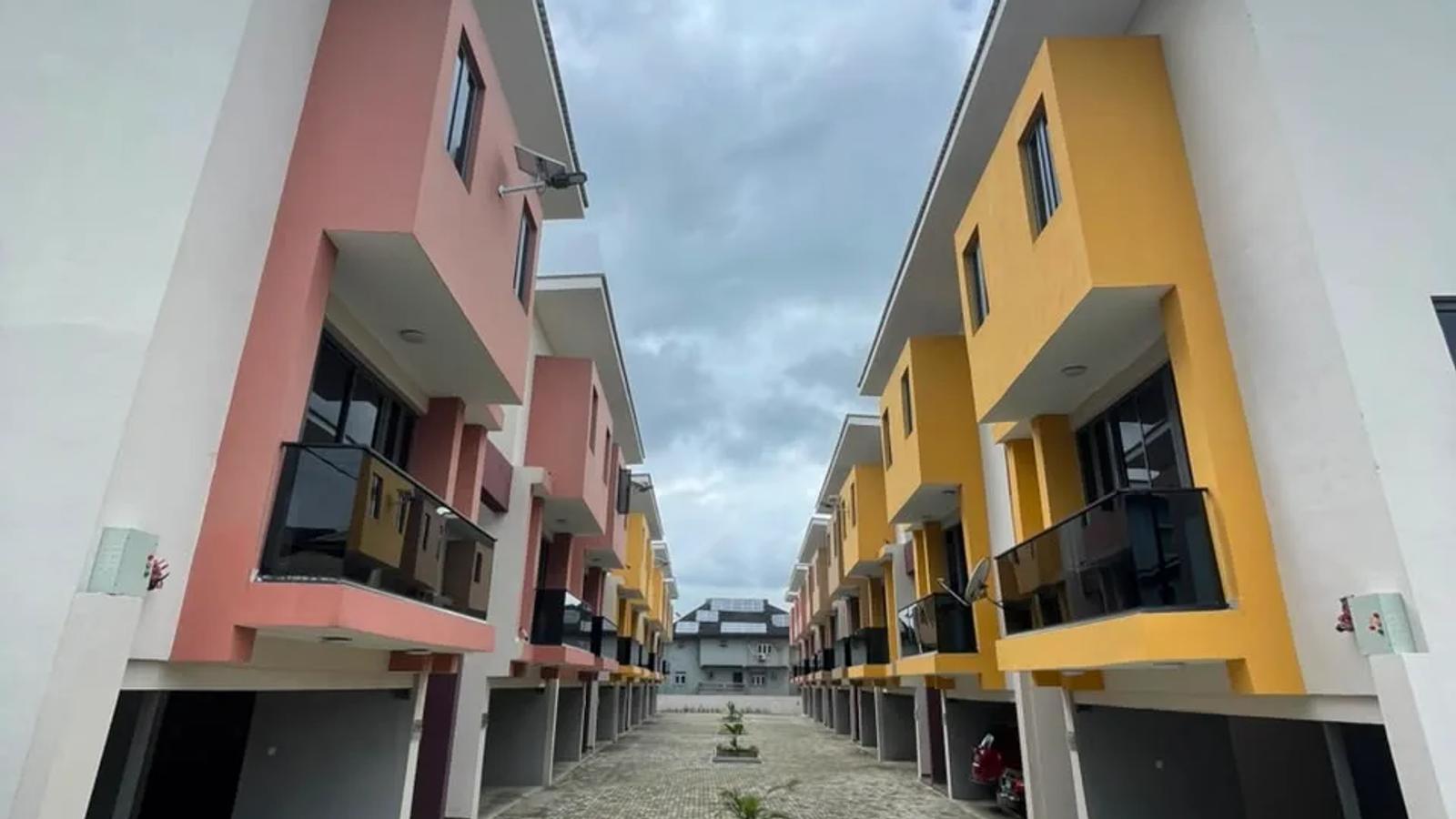 4 BEDROOM TERRACE WITH BQ