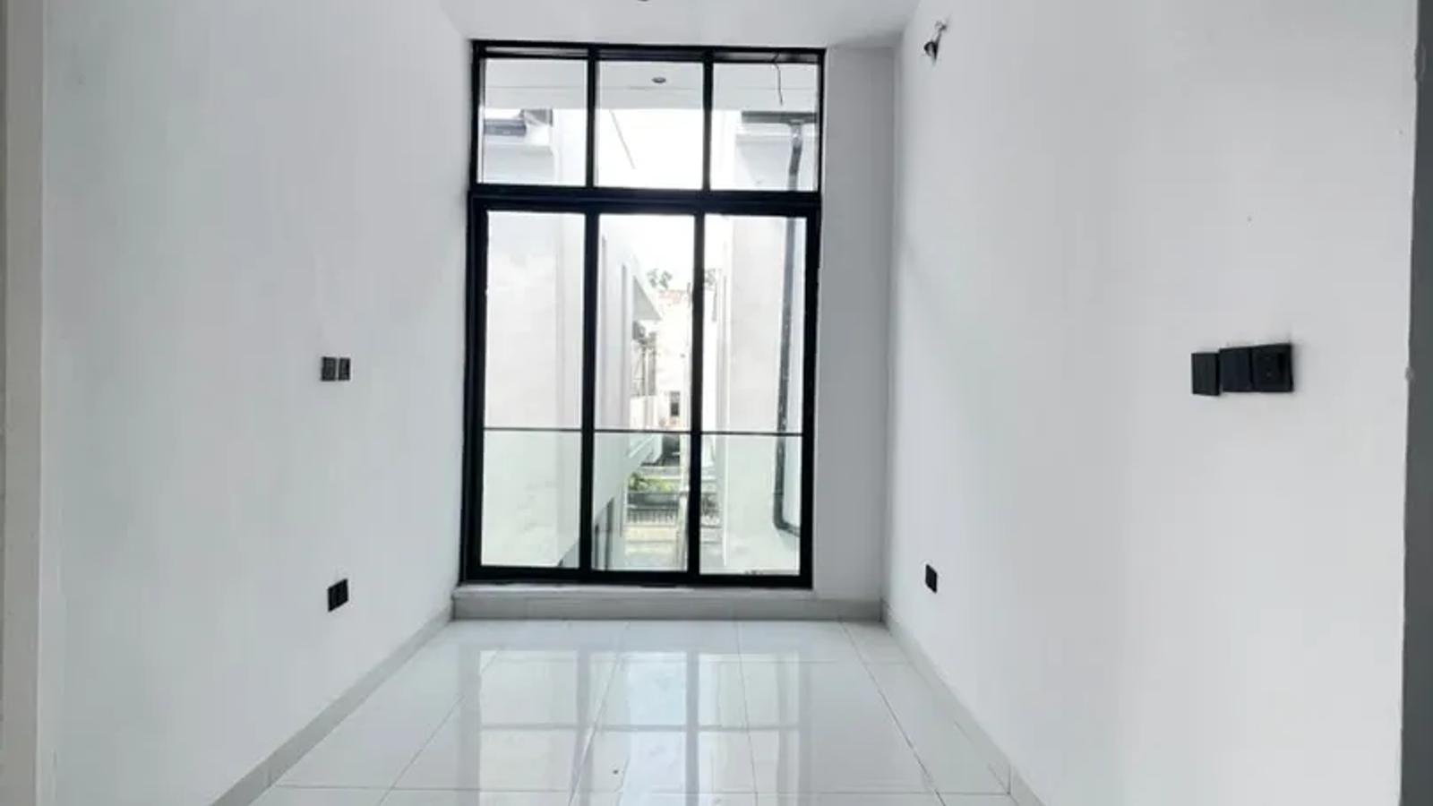 4 BEDROOM SEMI-DETACHED DUPLEX WITH BQ