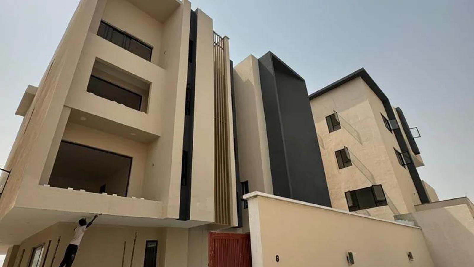 6 Bedroom Fully Detached Duplex