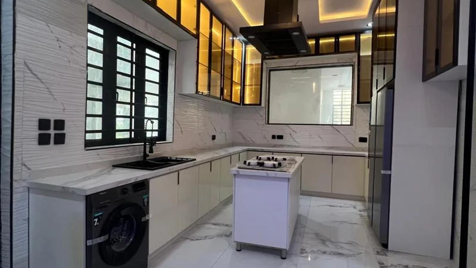 5 Bedroom Fully Detached Duplex