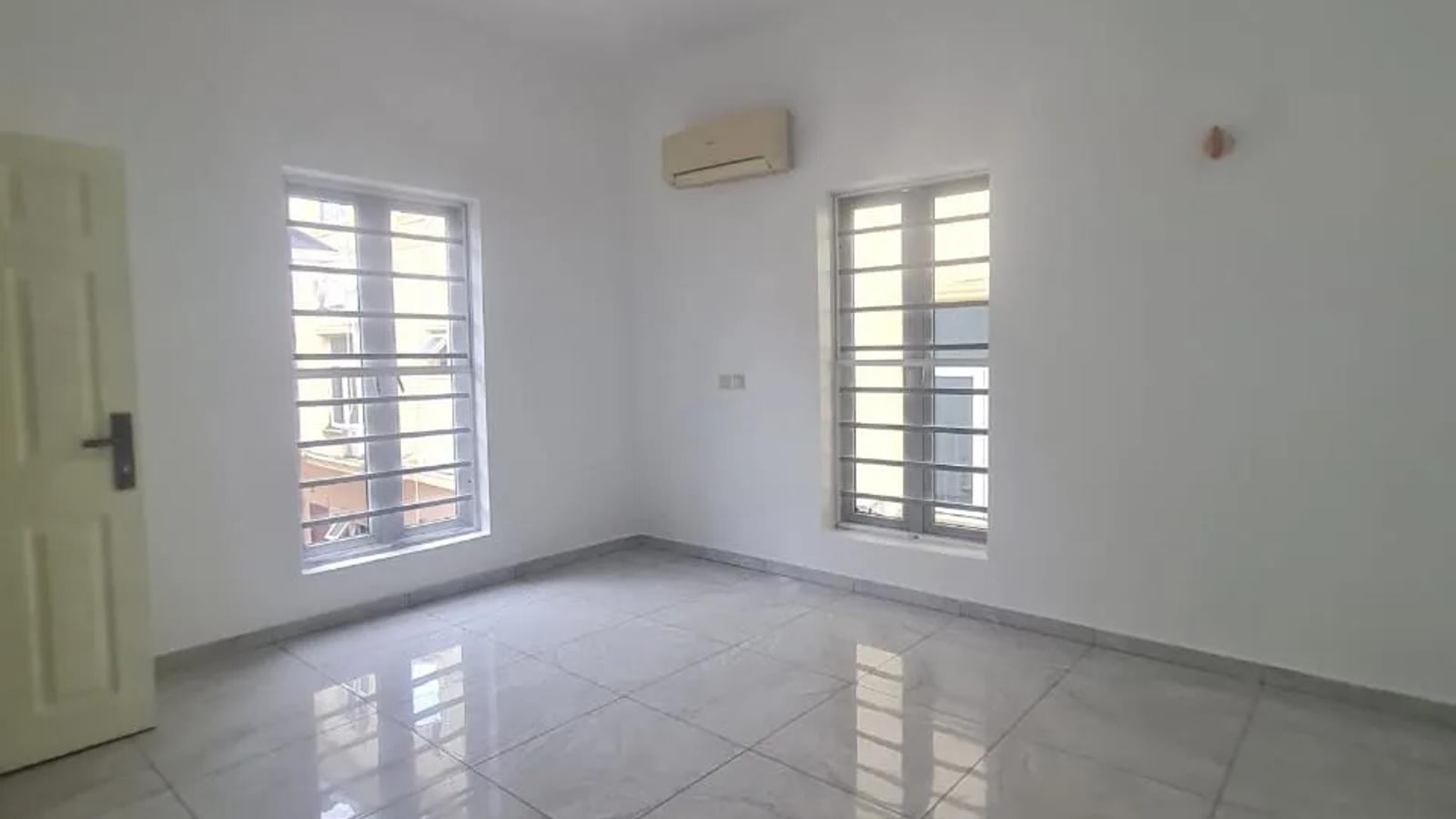 5 Bedroom Fully Detached Duplex