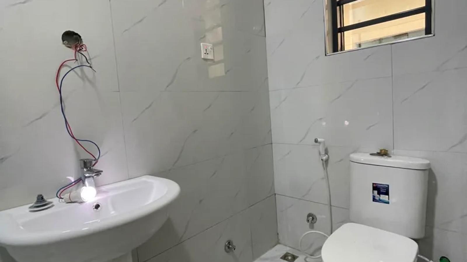 5 BEDROOM FULLY DETACHED DUPLEX WITH BQ