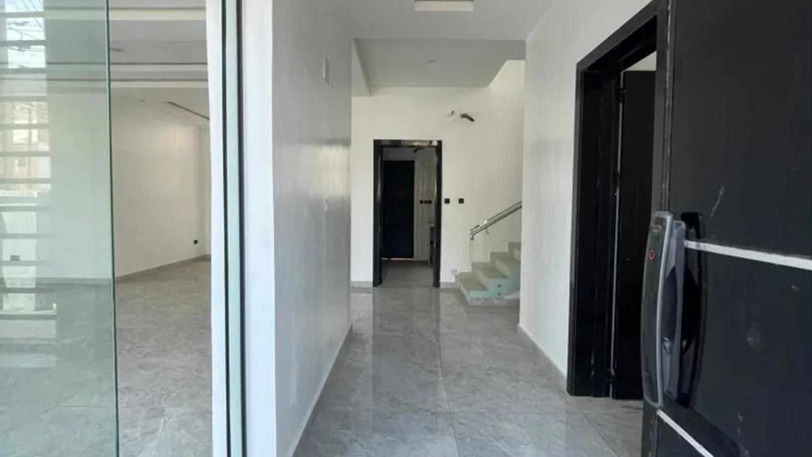 5 Bedroom Fully Detached Duplex