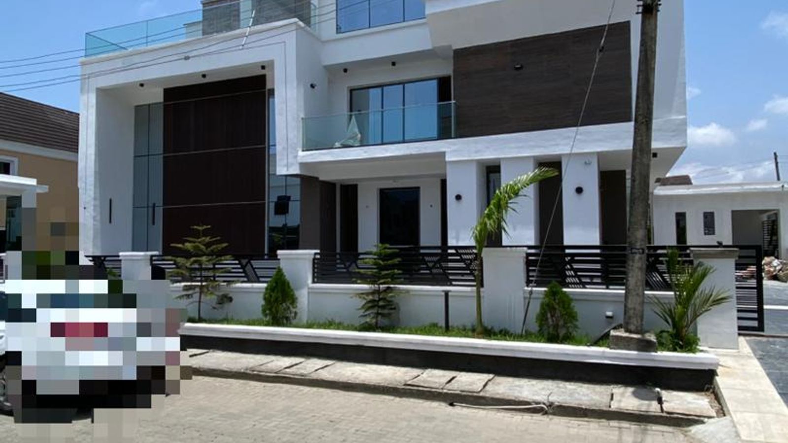 5 Bedroom Fully Detached Duplex