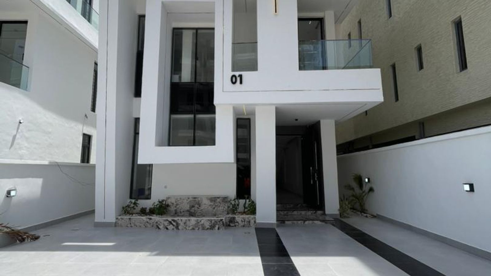 5 Bedroom Fully Detached Duplex
