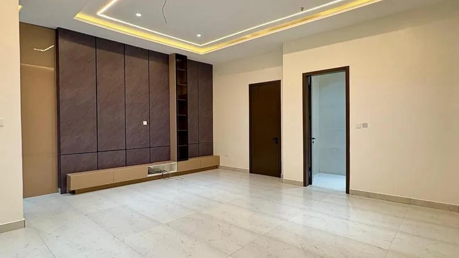 5 Bedroom Fully Detached Duplex