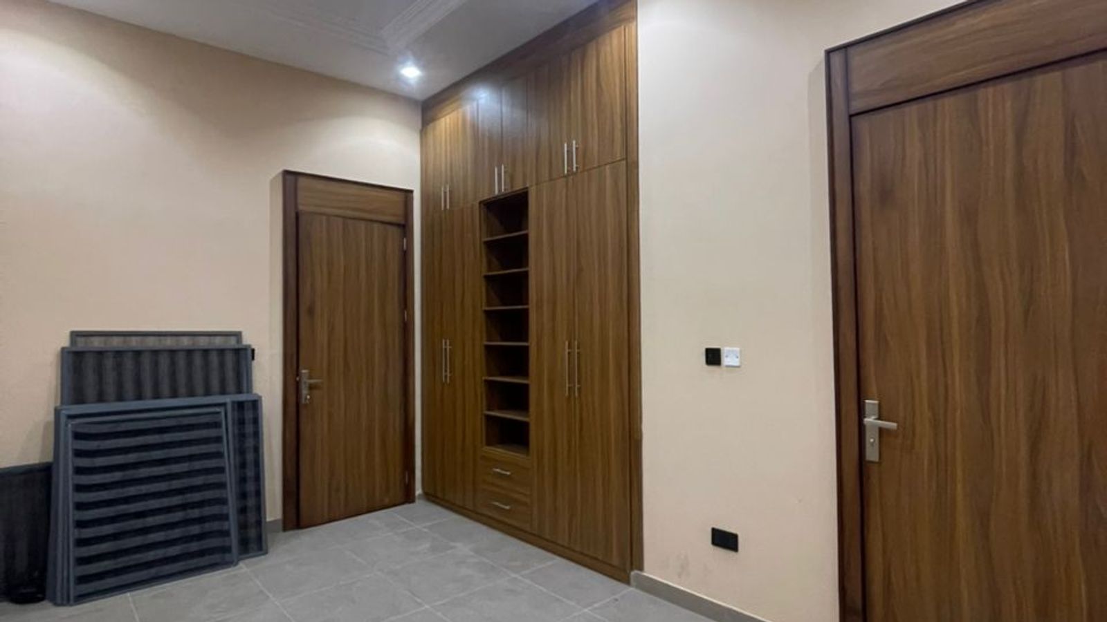 5 Bedroom Fully Detached Duplex