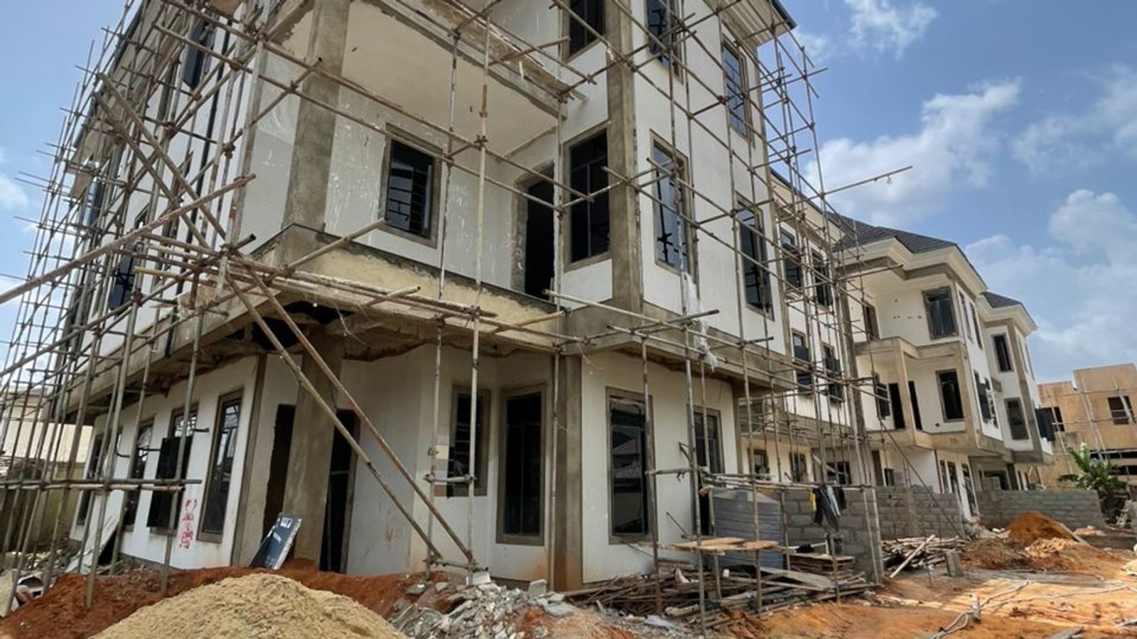 7 Bedroom Fully Detached Dupex