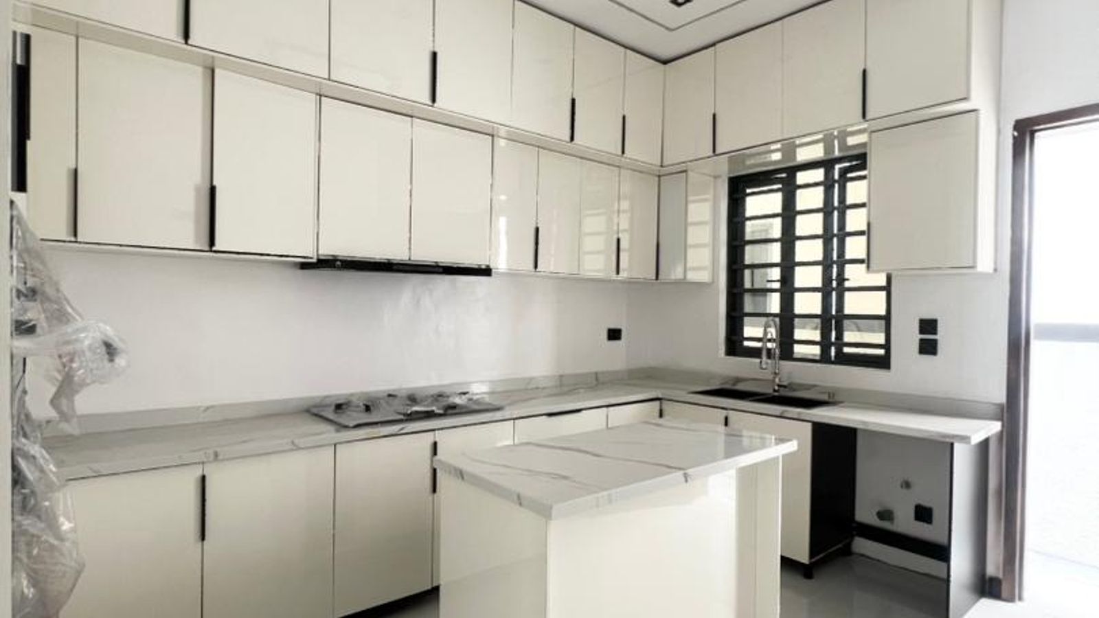 5 Bedroom Fully Detached Duplex
