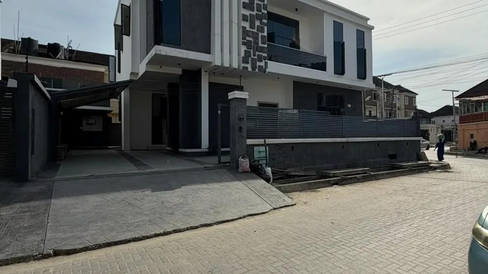5 Bedroom Fully Detached Duplex