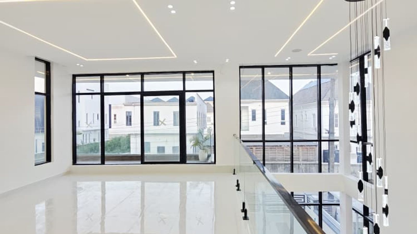 5 Bedroom Fully Detached Duplex