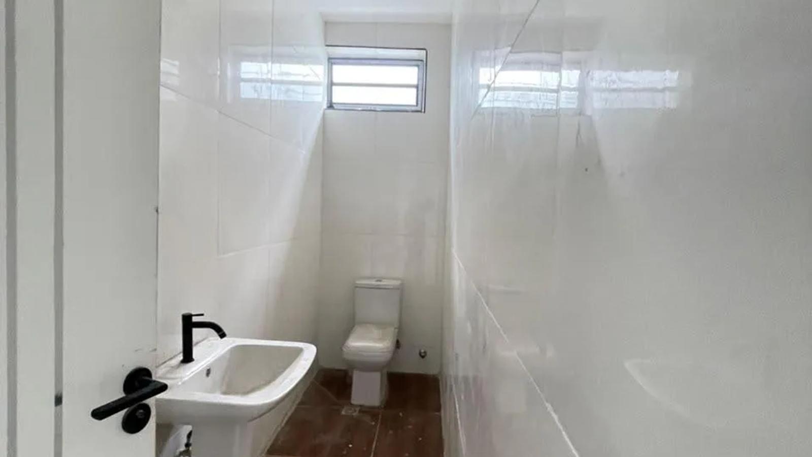 5 Bedroom Fully Detached Duplex