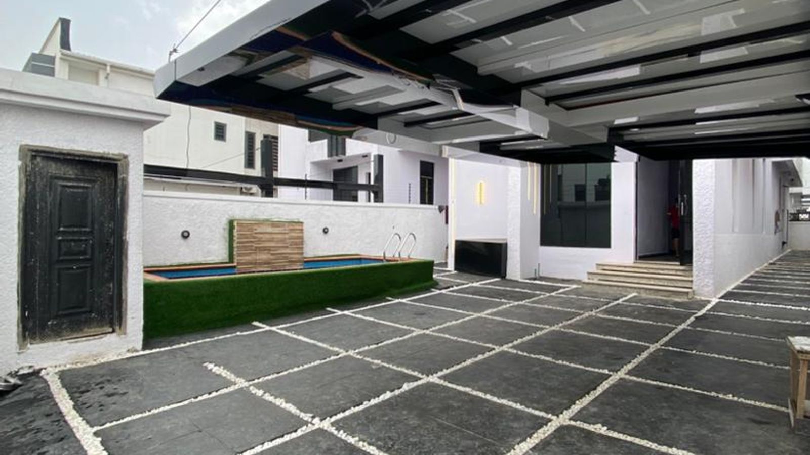 5 Bedroom Fully Detached Duplex