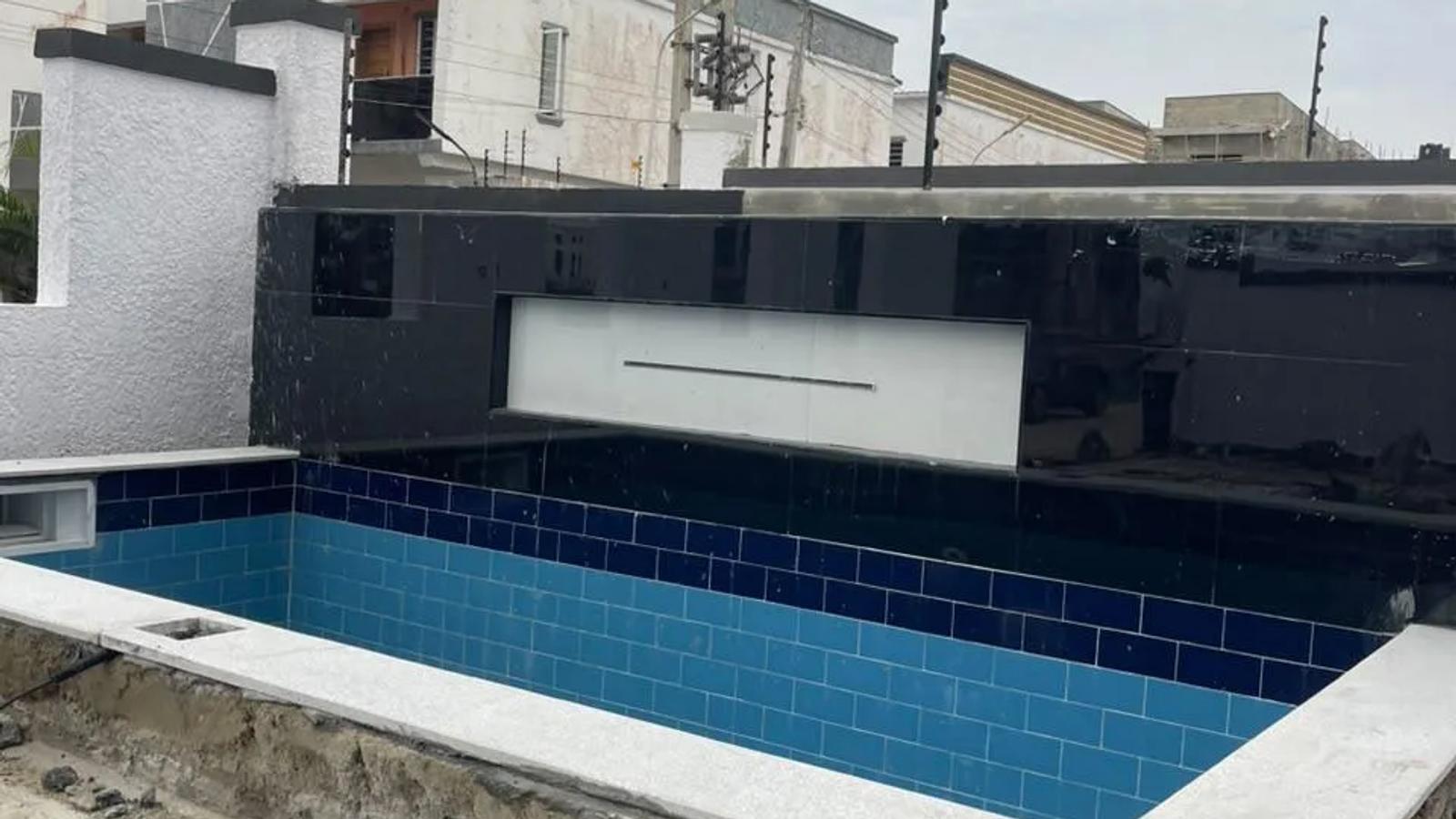 5 Bedroom Fully Detached Duplex