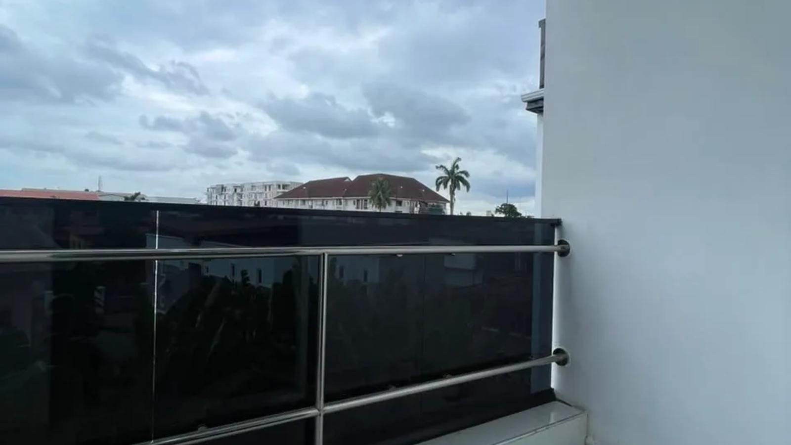 5 BEDROOM FULLY DETACHED DUPLEX WITH BQ