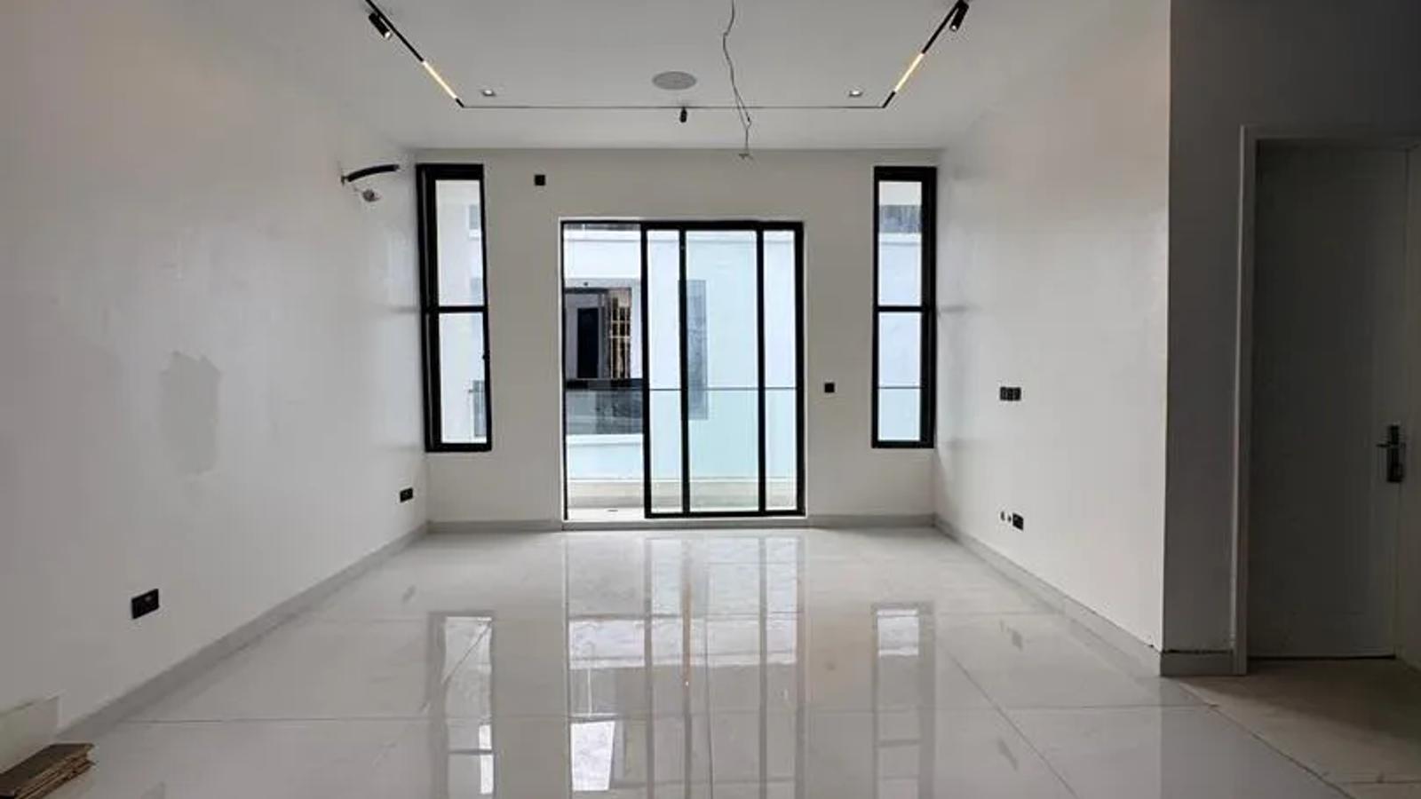 5 Bedroom Fully Detached Duplex