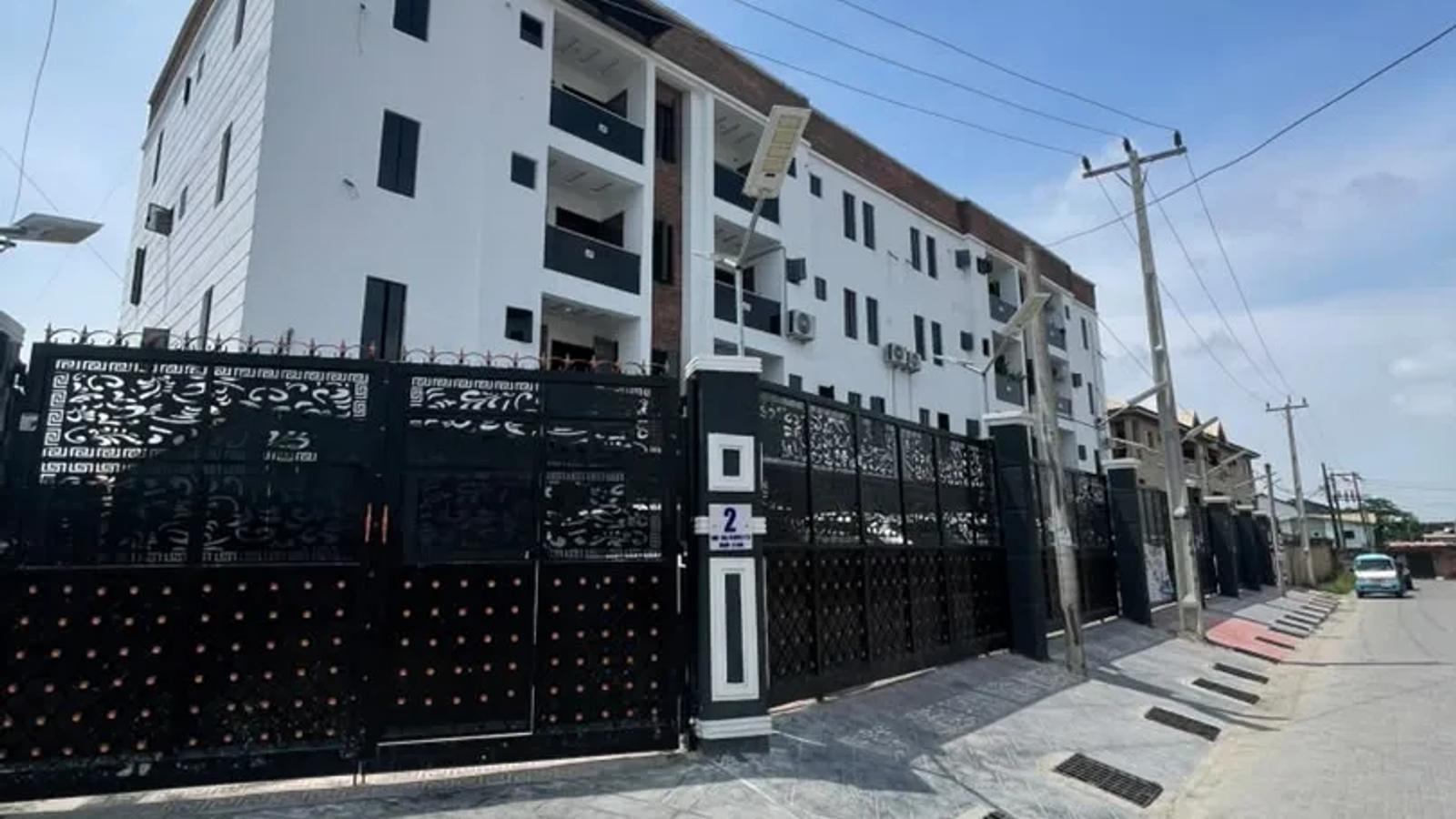 2 BEDROOM APARTMENT