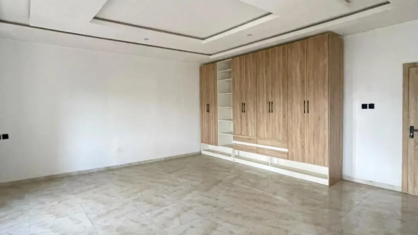4 BEDROOM TERRACE DUPLEX WITH STUDY ROOM