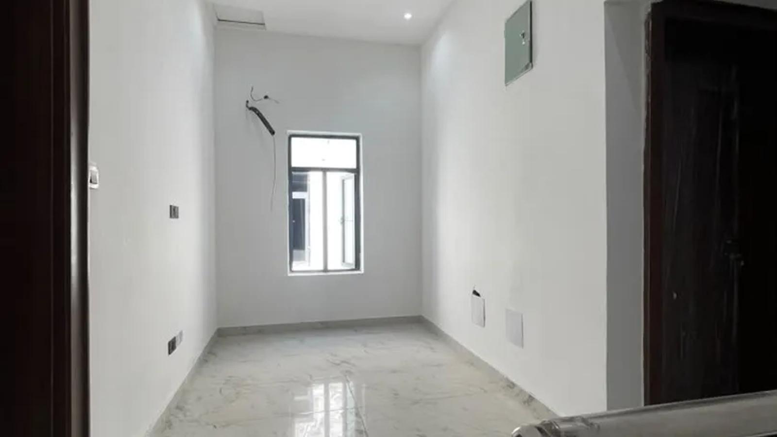 4 BEDROOM TERRACE DUPLEX