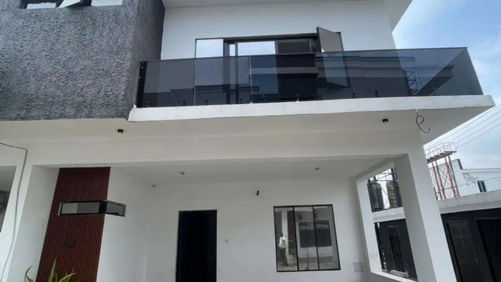 3 BEDROOM TERRACE DUPLEX WITH BQ