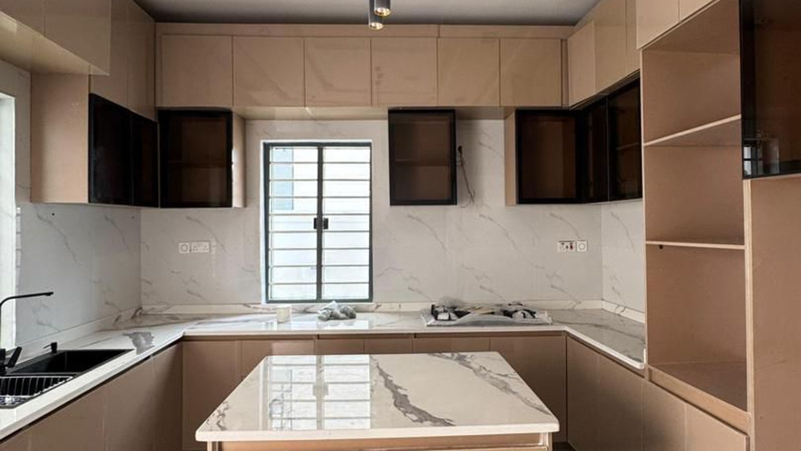 5 Bedroom Fully Detached Duplex