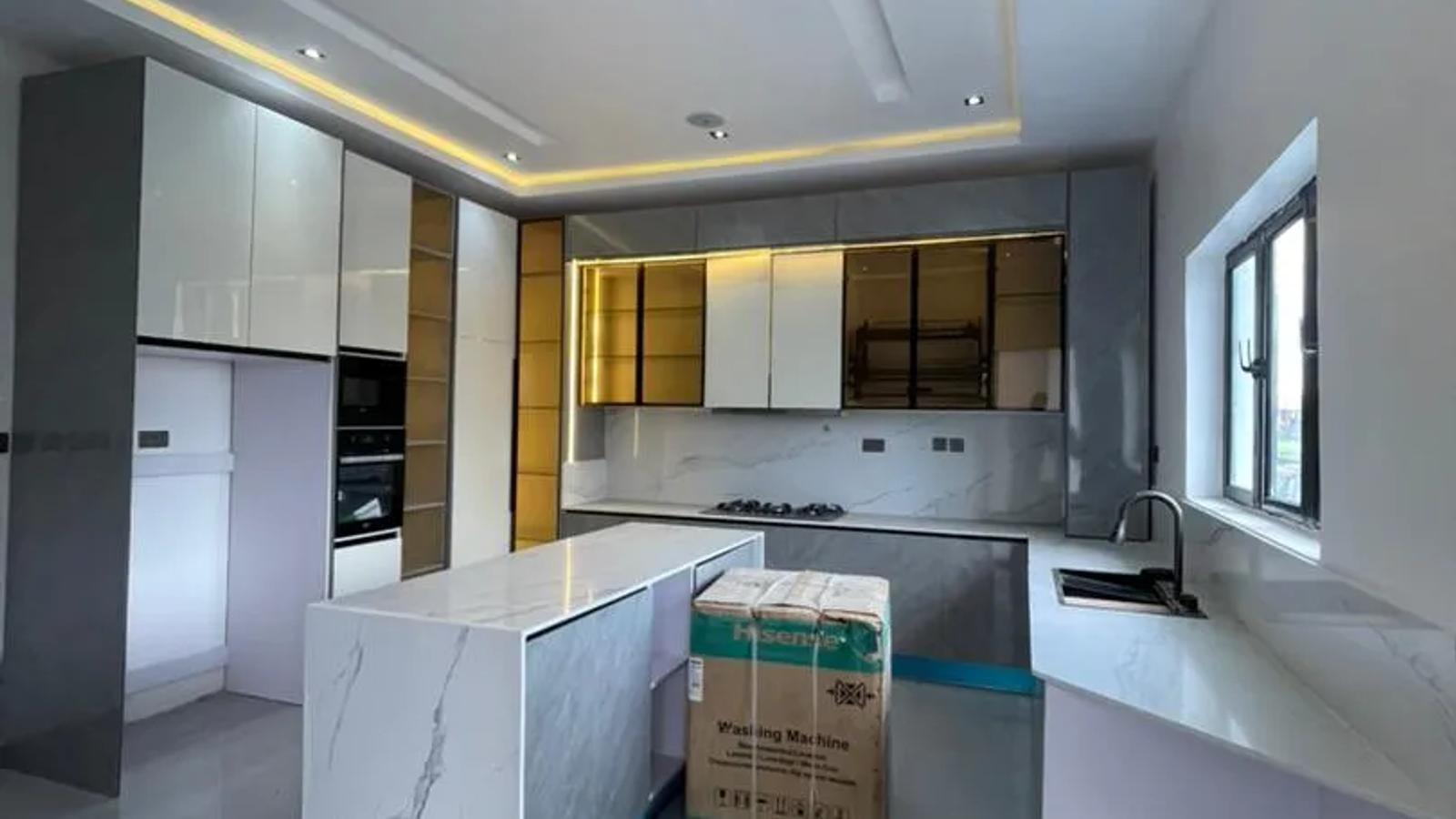 7 Bedroom Fully Detached Duplex