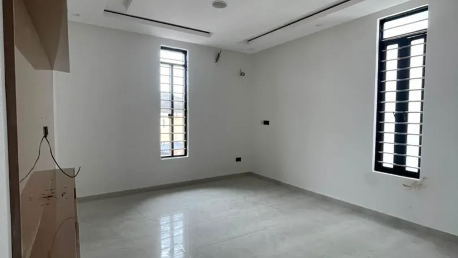 5 Bedroom Fully Detached Duplex