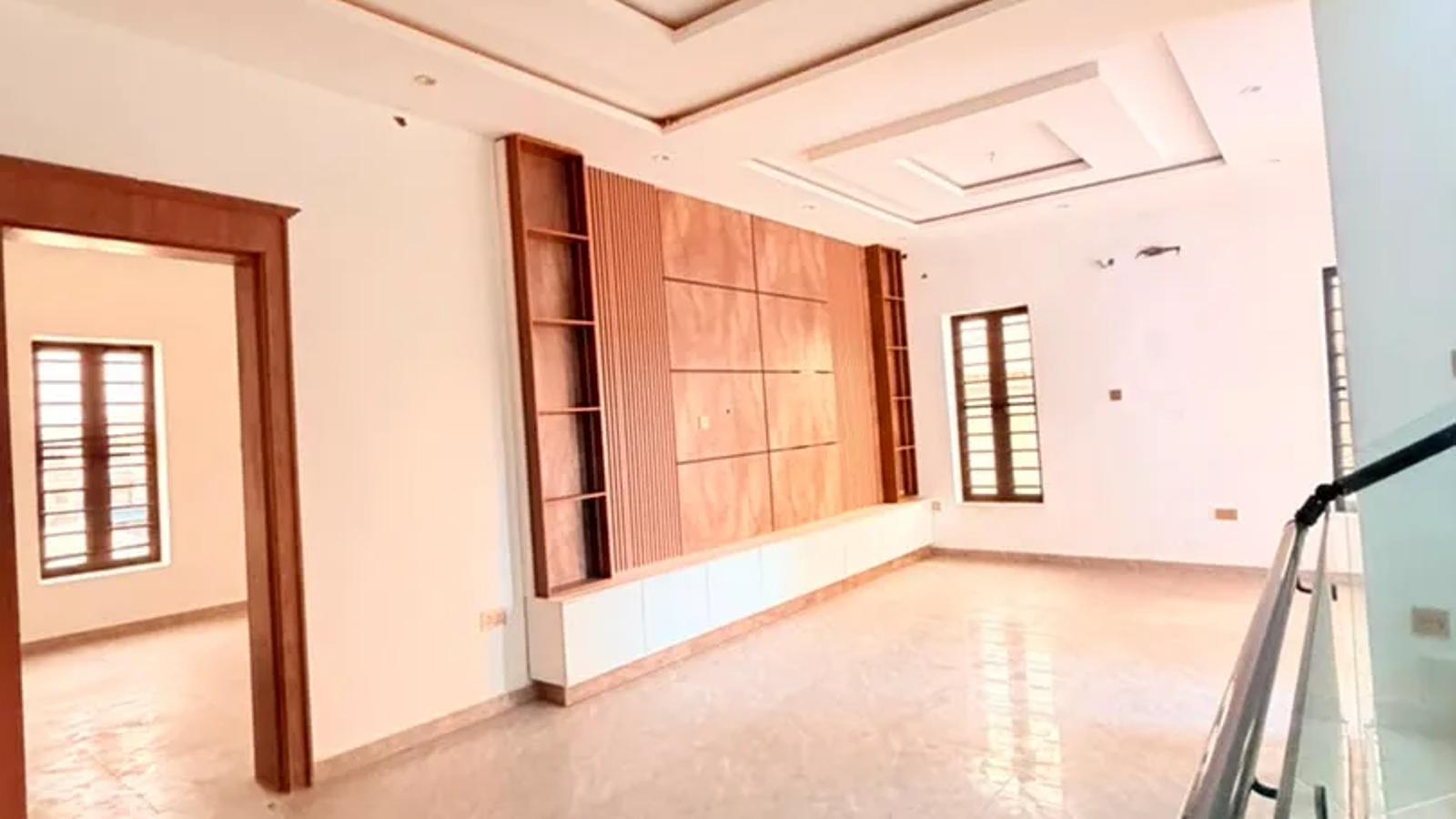 5 Bedroom Fully Detached Duplex