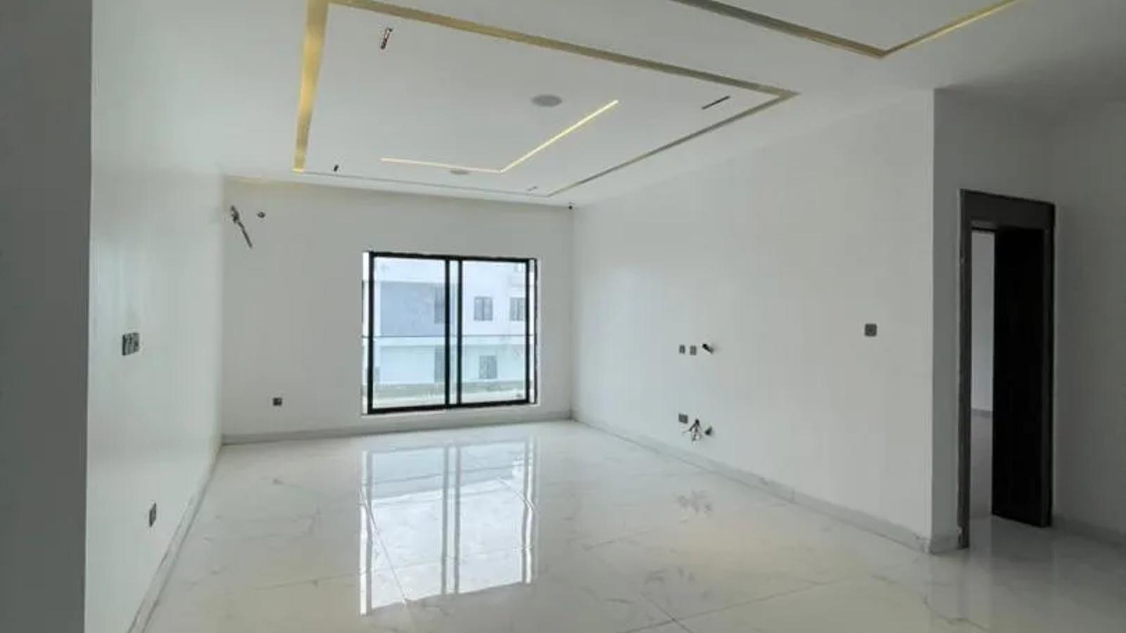 7 Bedroom Fully Detached Duplex