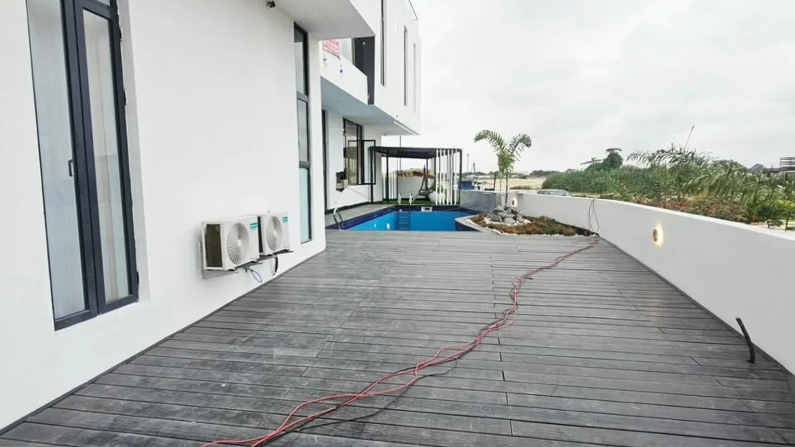 5 Bedroom Fully Detached Duplex